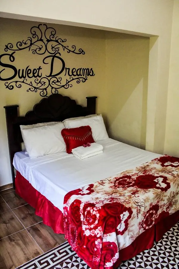 Colonial Charm Hostel Santo Domingo 0*,