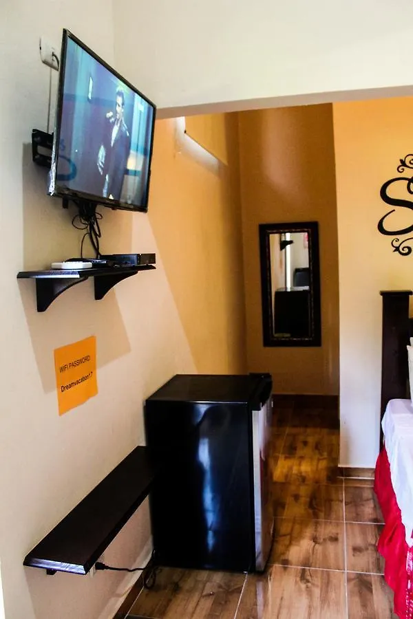 Colonial Charm Hostel Santo Domingo